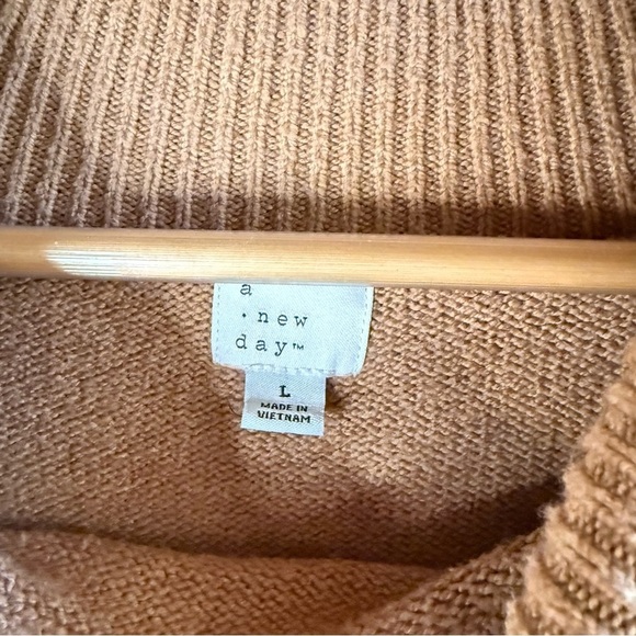 A New Day Camel Mockneck Sweater Size Large - Picture 4 of 8